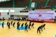 -澳大利亚体操选手力克群雄，夺冠辉煌