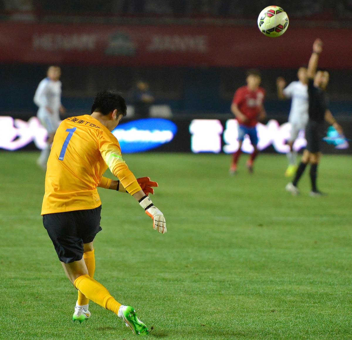 哥伦比亚中场球员因累积黄牌遭停赛的简单介绍