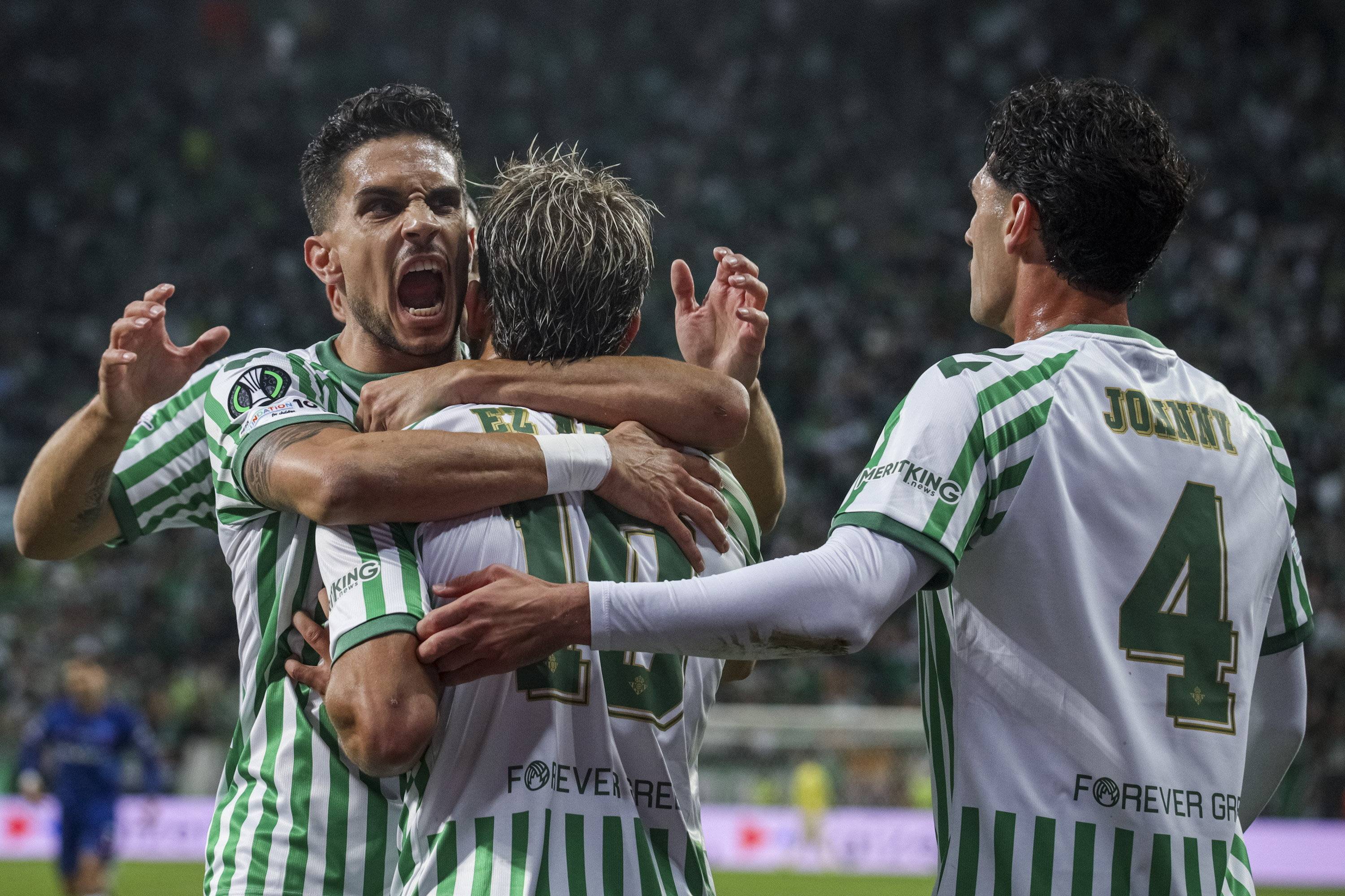 切尔西点球大战取胜，勇夺三分