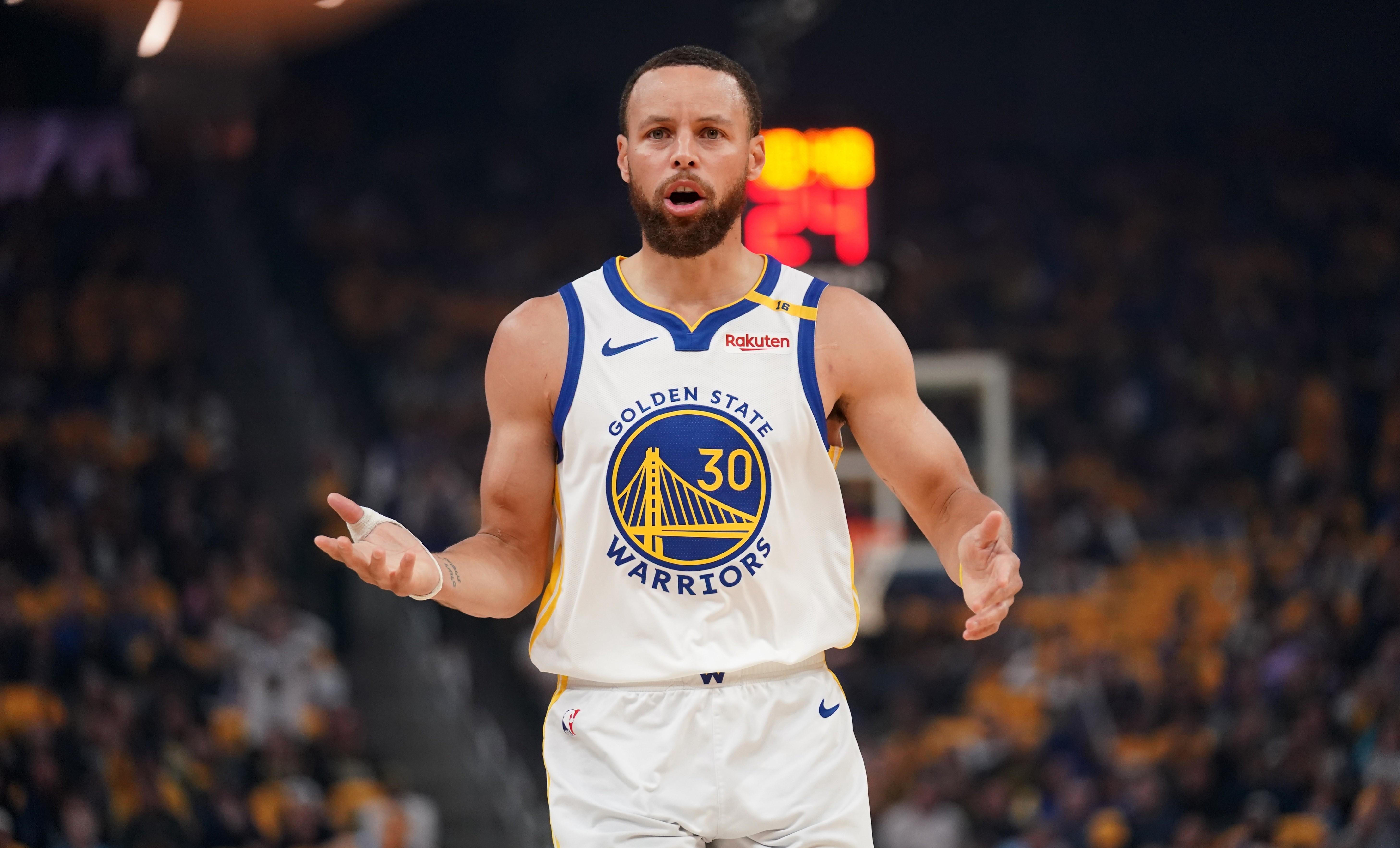 篮球巨星受伤休战引发队友担忧的简单介绍