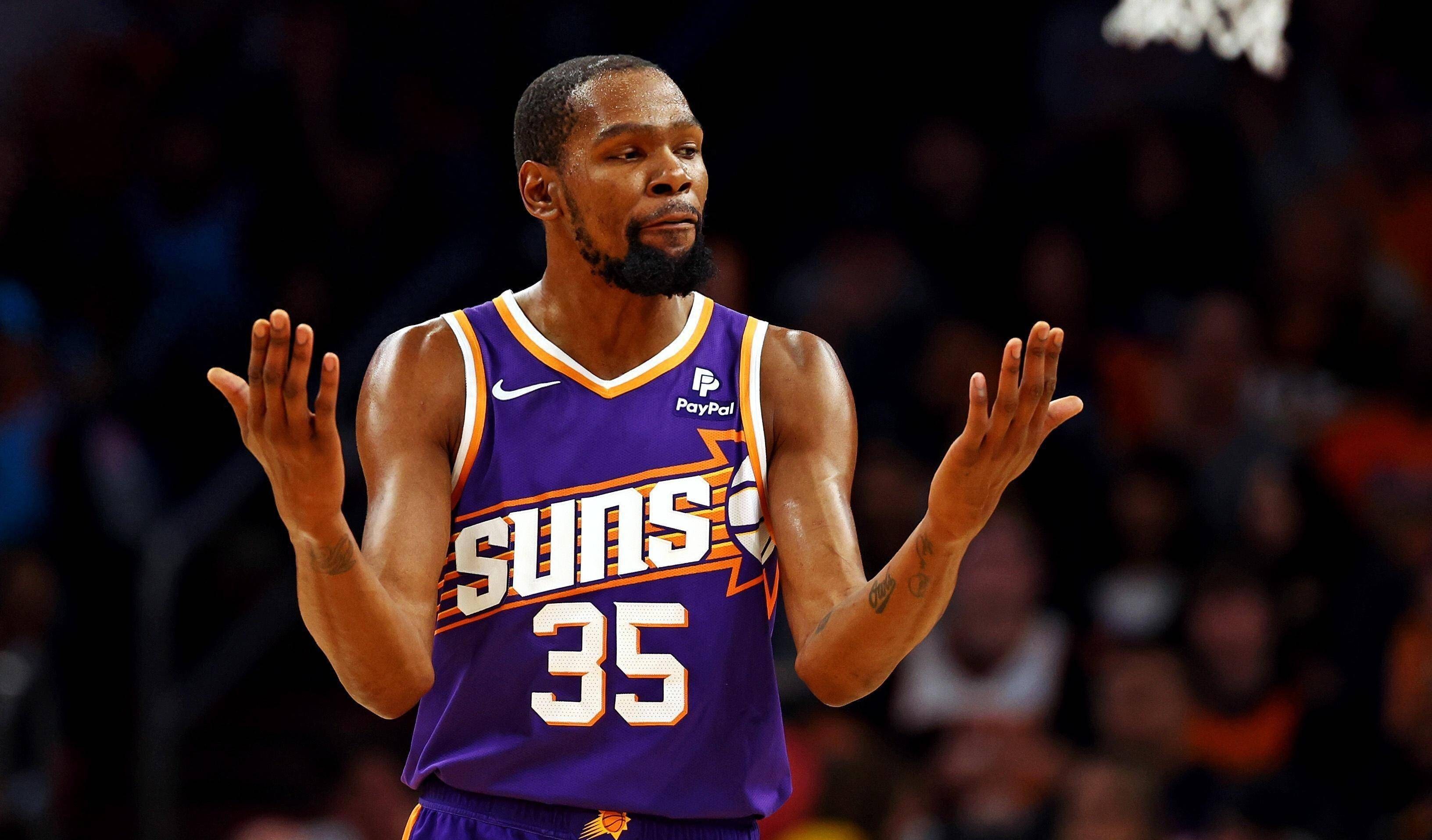 篮球巨星受伤休战引发队友担忧的简单介绍