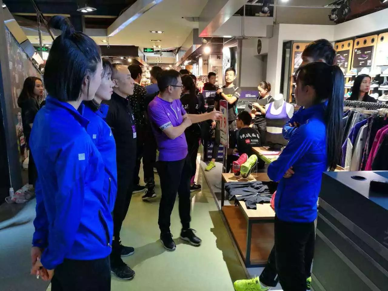 陕西队在比赛中展现了强大的团队合作 陕西队在比赛中展现了强大的团队合作