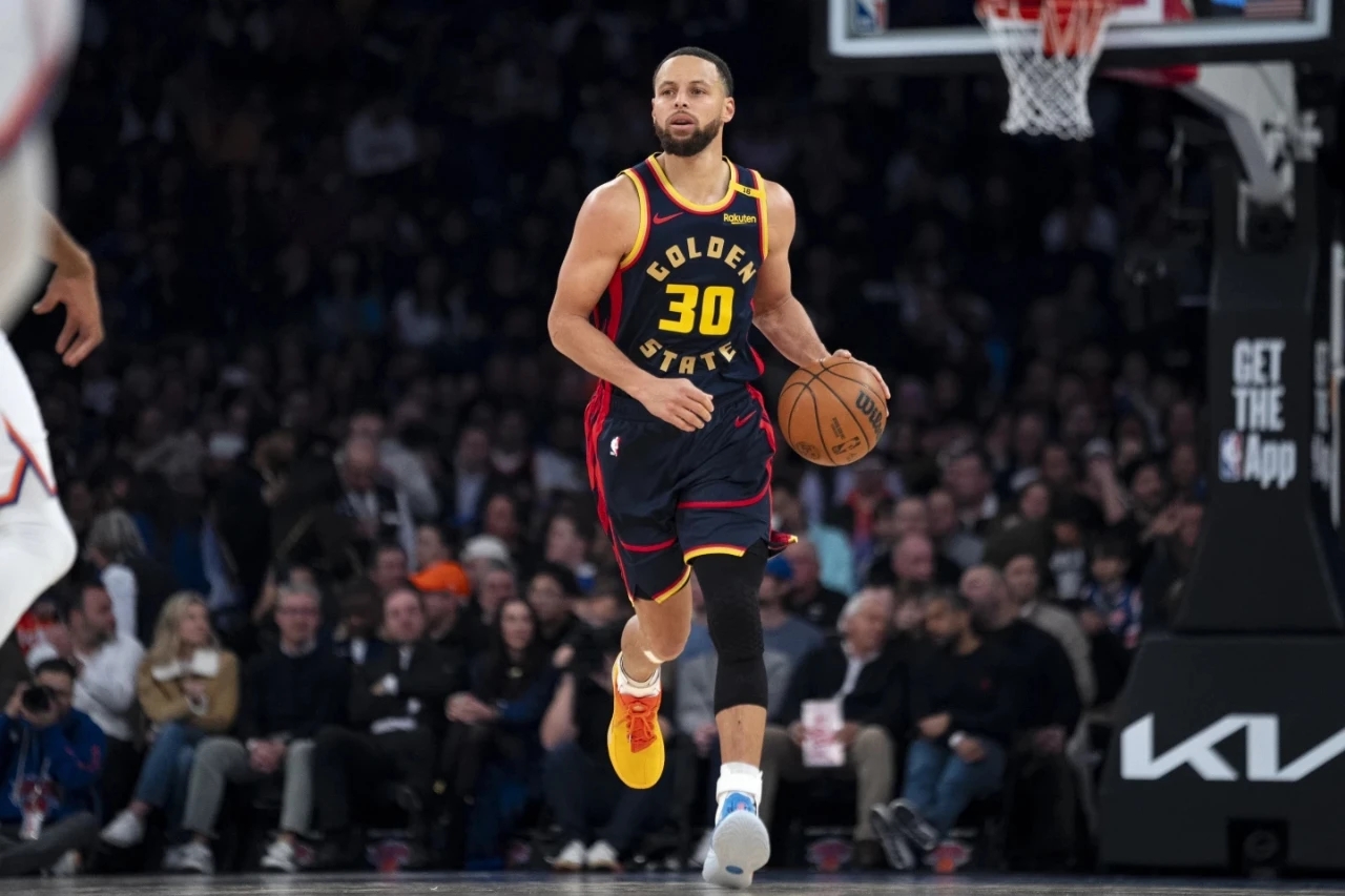 勇士横扫尼克斯，取得五连胜