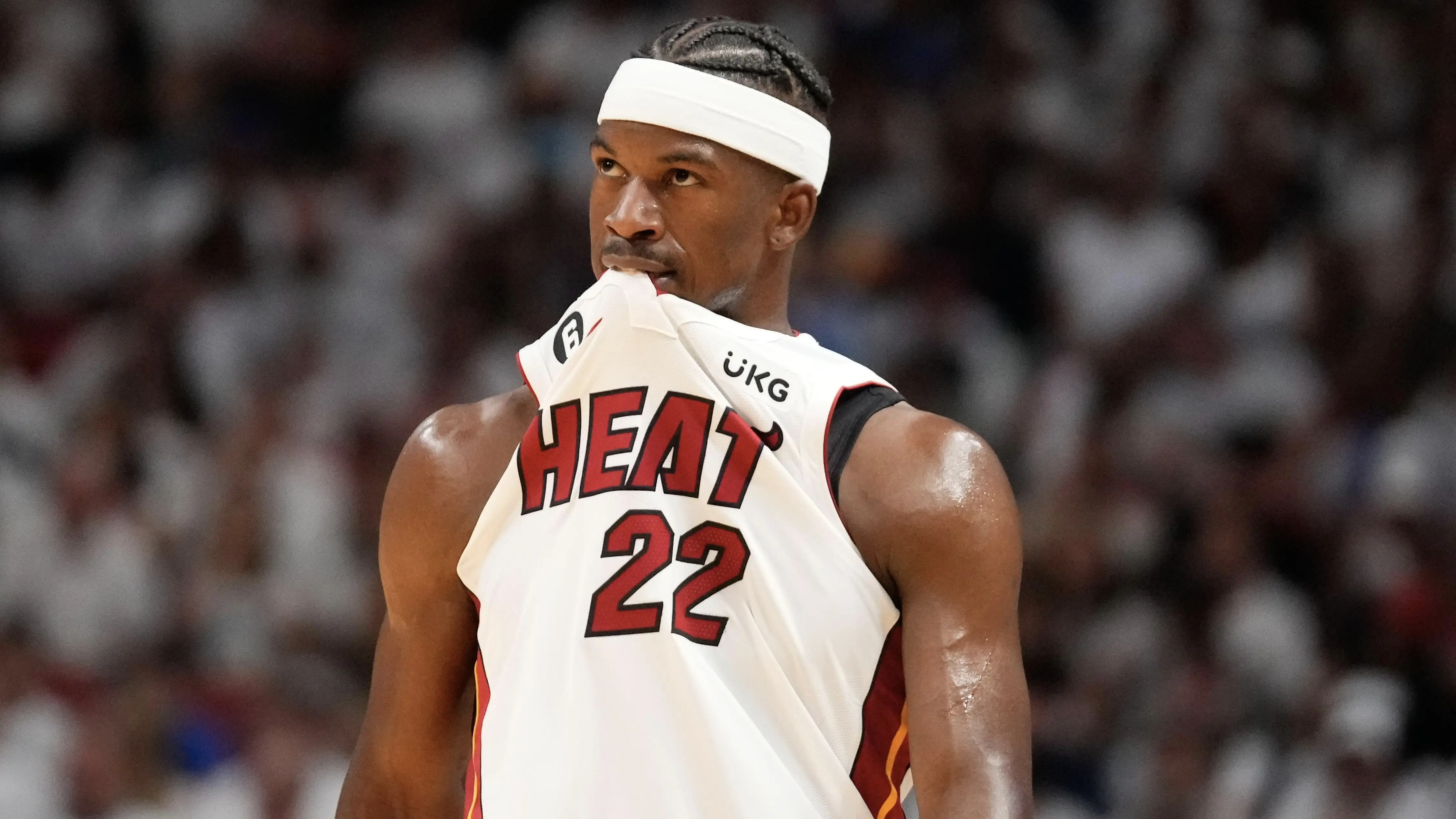 热火客场击败骑士，巴特勒发威